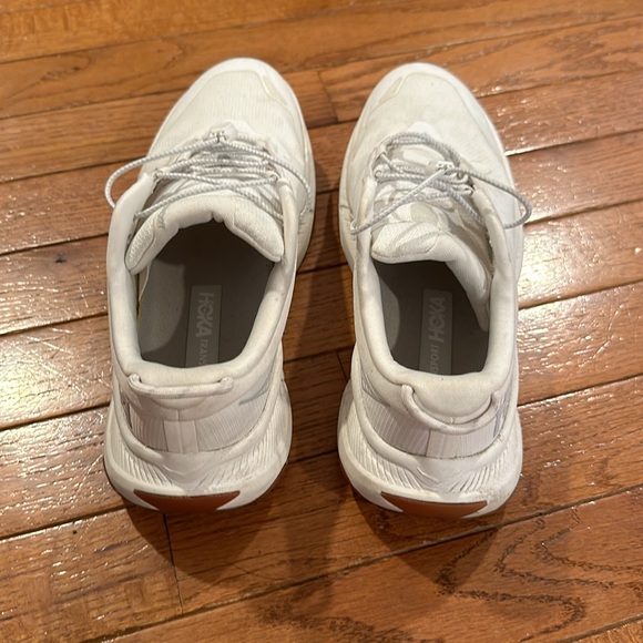 Women’s Hoka Transport Lifestyle shoes. Size 7.5 B - Picture 9 of 10